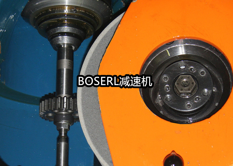 1666690160970331.jpg 齿轮减速电机一体机